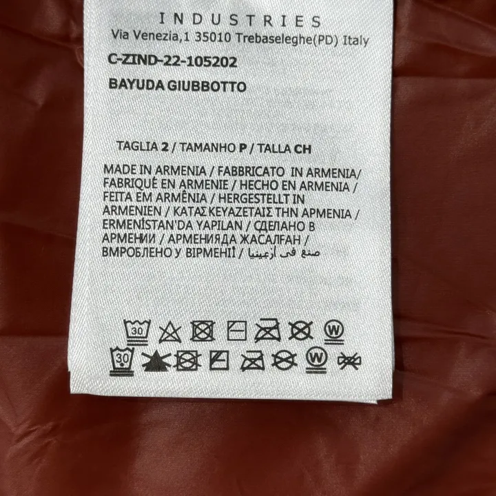 モンクレールダウンコート 軽量