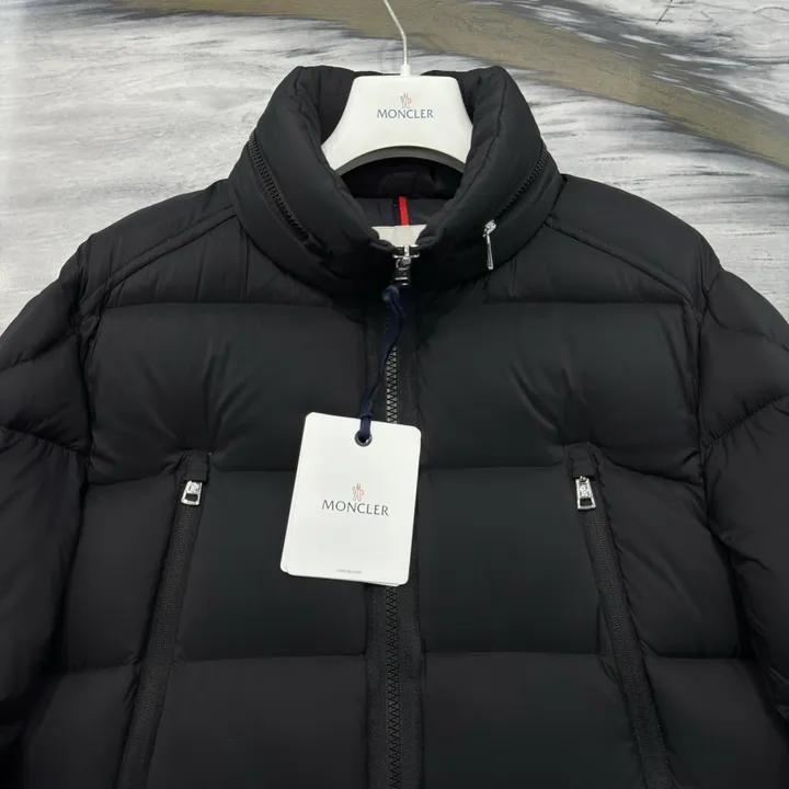 モンクレール ショートダウンメンズ