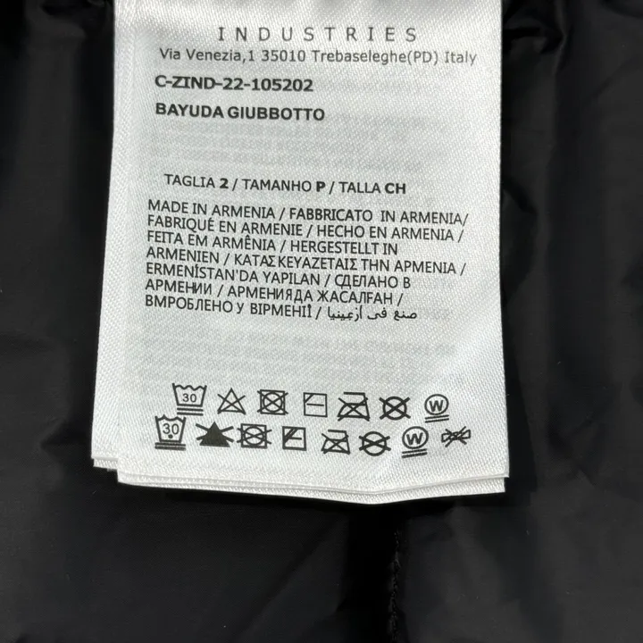 モンクレール フード付きダウン