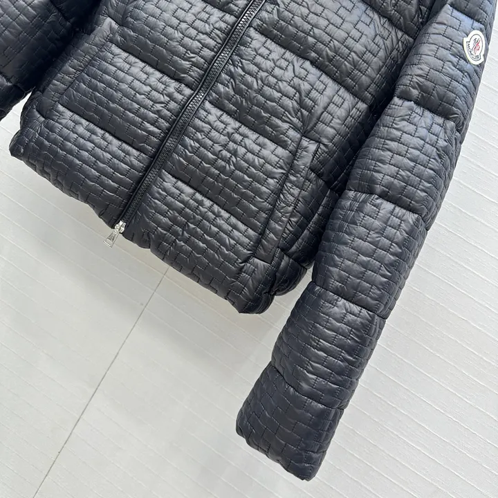 MONCLER ブラック グダウンジャケット