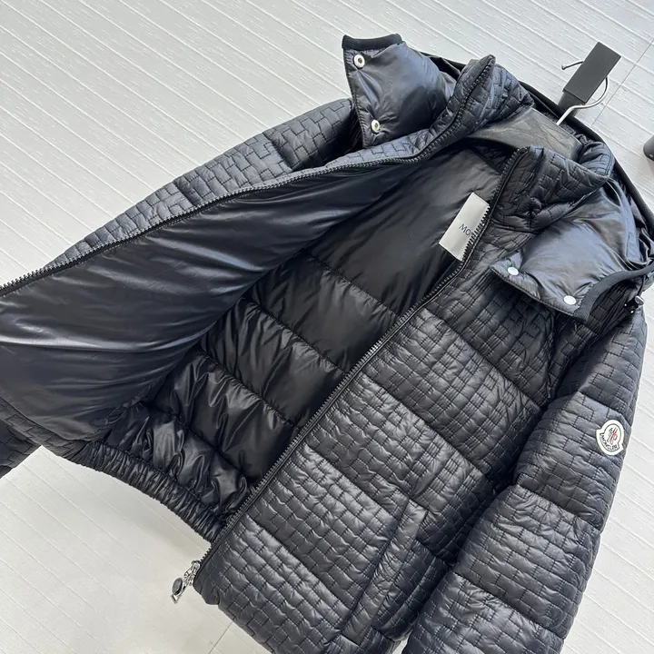 モンクレール モランデラス ダウンジャケット