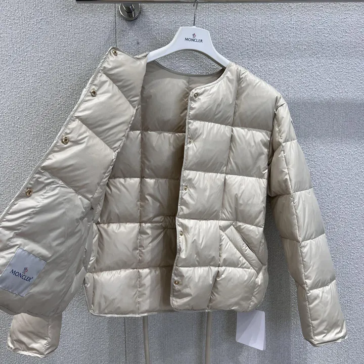 MONCLER ベルト付き ショートダウンジャケット