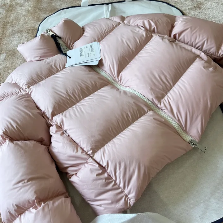 モンクレール フルジップ ダウンコート