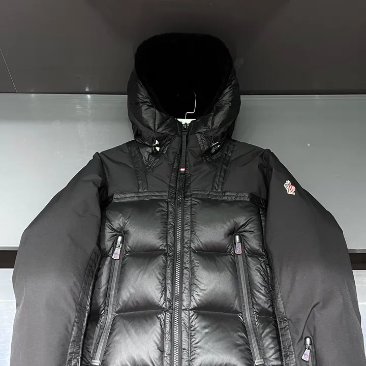 MONCLER 大きいサイズ ダウン ジャケット