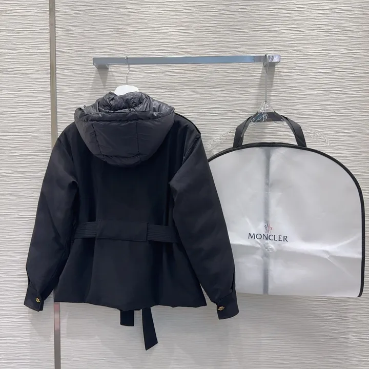 モンクレール レディースダウン 2025