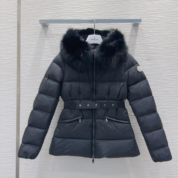 MONCLER ダウンコート 偽物