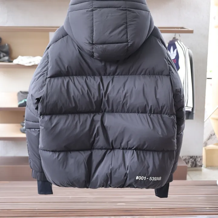 モンクレールショートダウン