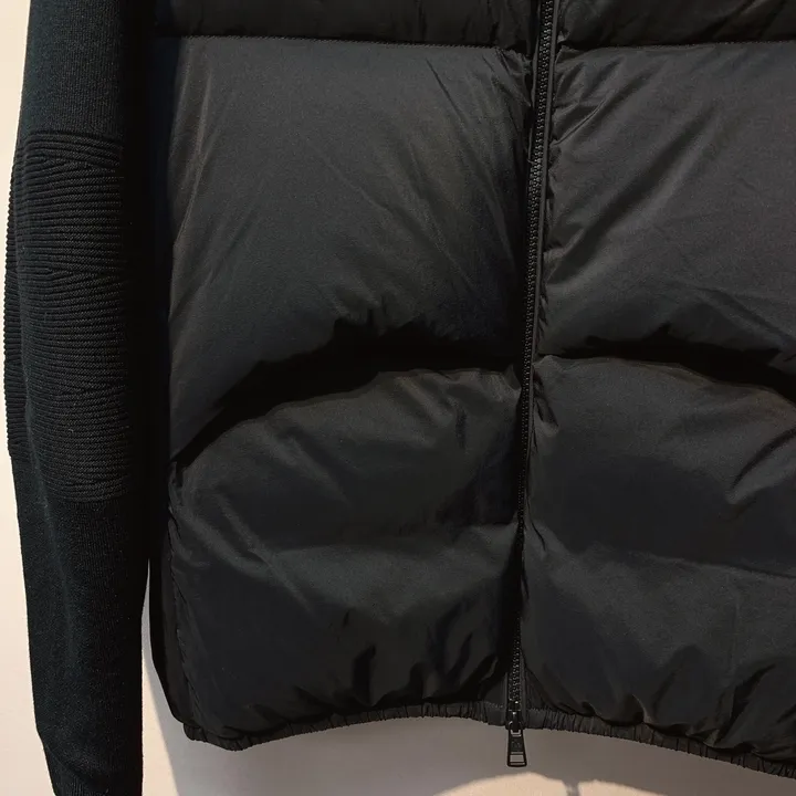 モンクレール ショート丈 ダウンパーカー