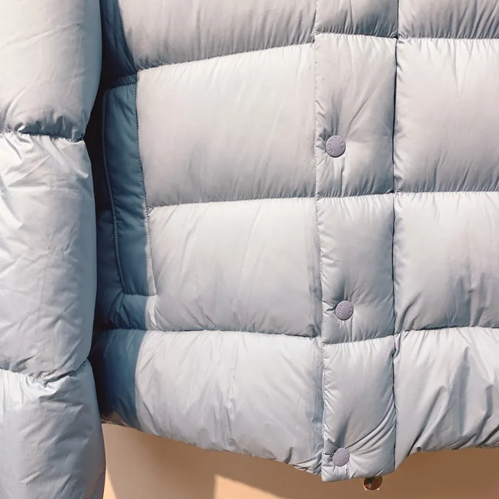 モンクレール ダウン 偽物