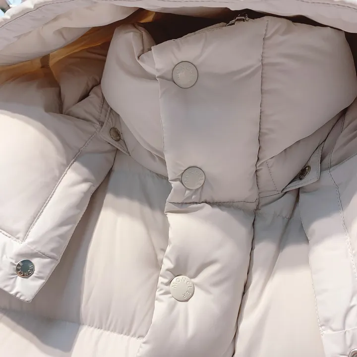 モンクレール VEZERE ショート ダウンコート