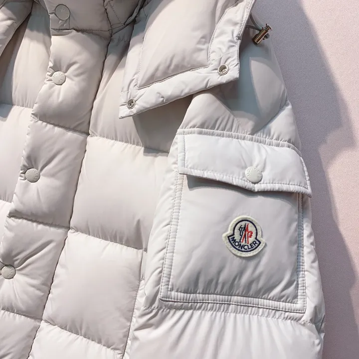 モンクレール ダウン 大人可愛い