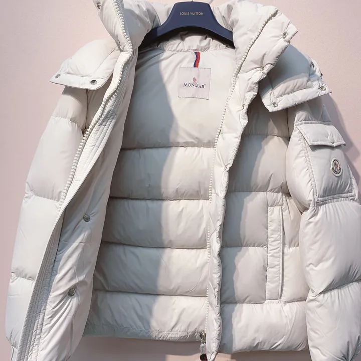 モンクレール ダウン 大人可愛い