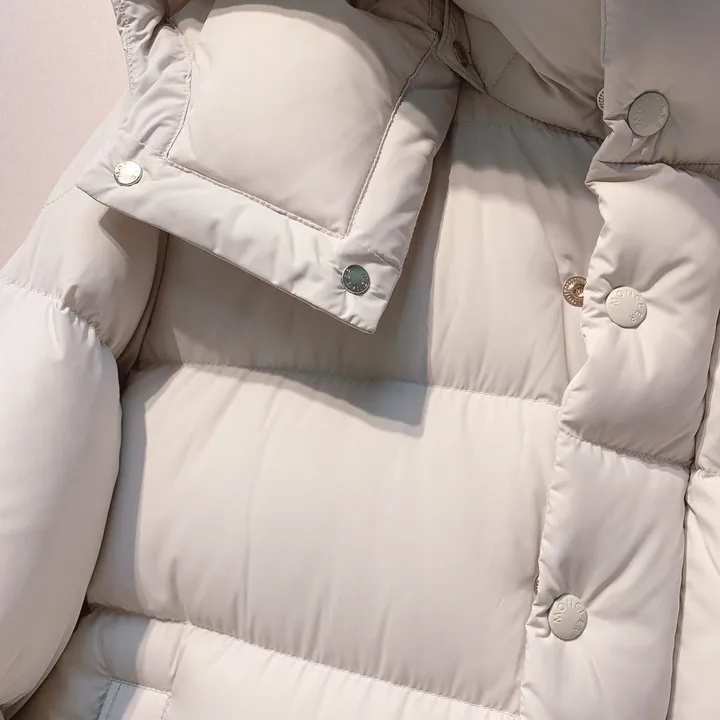 モンクレール ダウンジャケットファッション