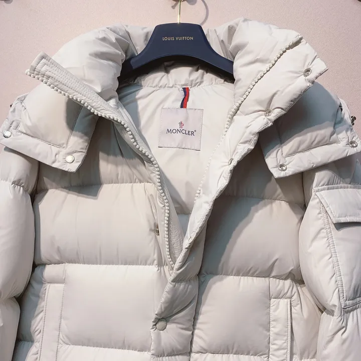 モンクレール ダウンジャケットファッション