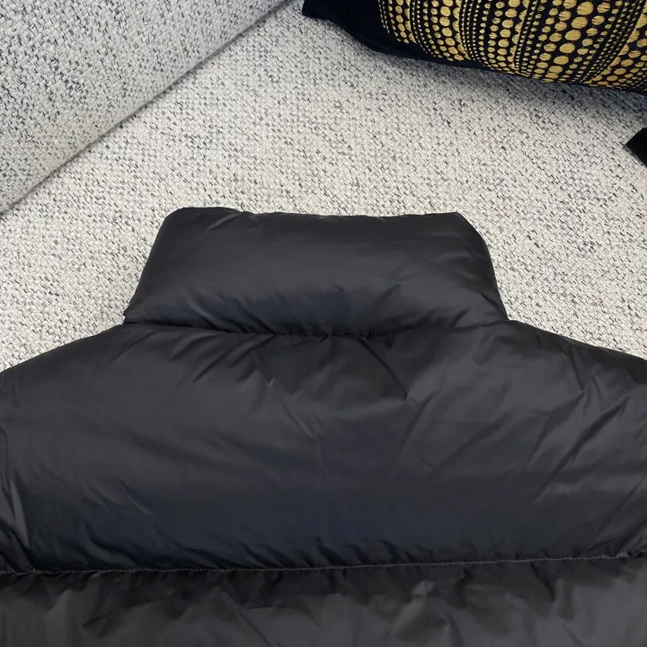 モンクレール 立ち襟 ダウンジャケット