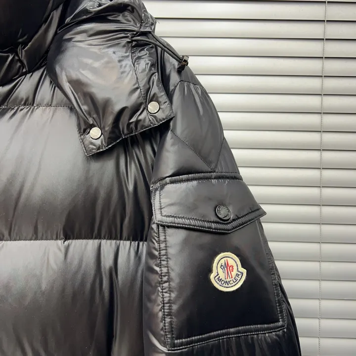 MONCLER ダウン ユニセックス
