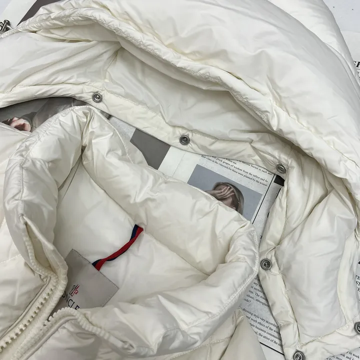 モンクレール 羽毛 ジャケット