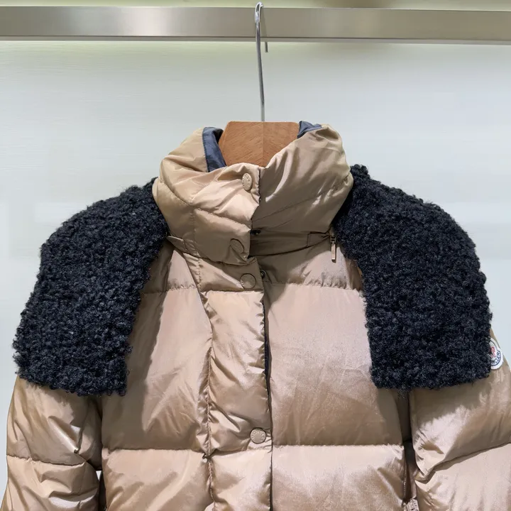 モンクレール ダウンコート ファー付き