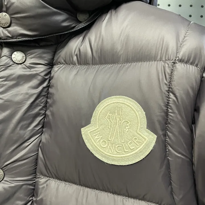 モンクレール ダウンジャケット 大きいサイズ