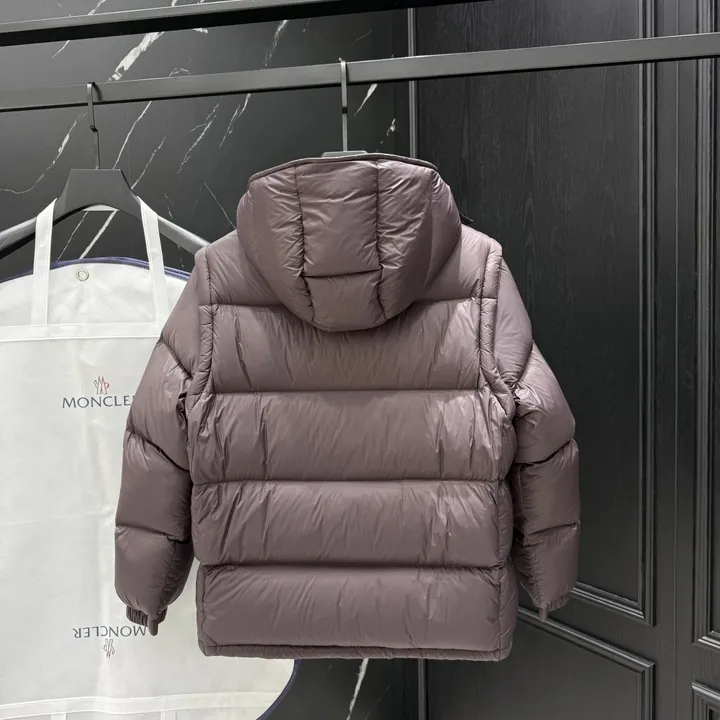 モンクレール 偽物