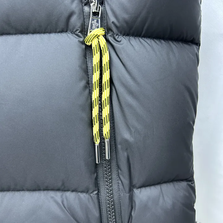 MONCLER ダウンジャケット 人気