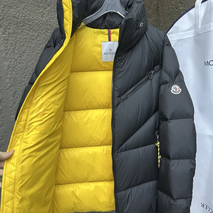 MONCLER メンズ ショートダウン