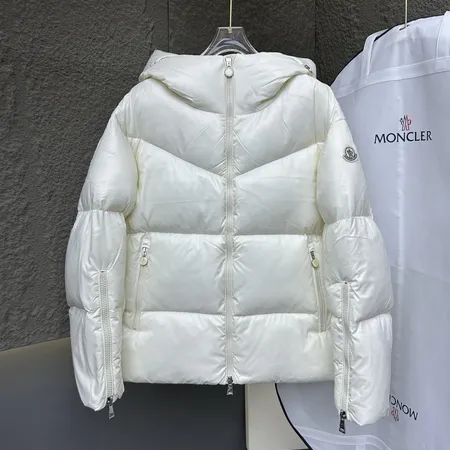 MONCLER サルツマン ダウンジャケット