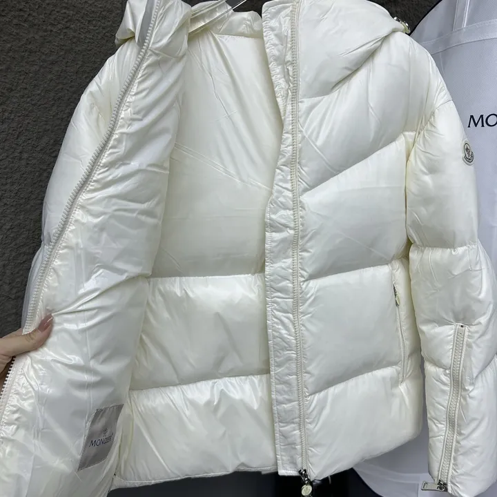 MONCLER モンクレール