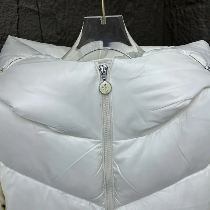 モンクレール レディースダウン ホワイト
