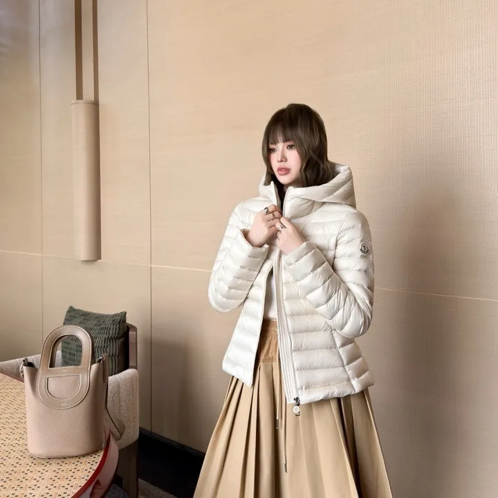 モンクレール ダウン 秋冬 新品