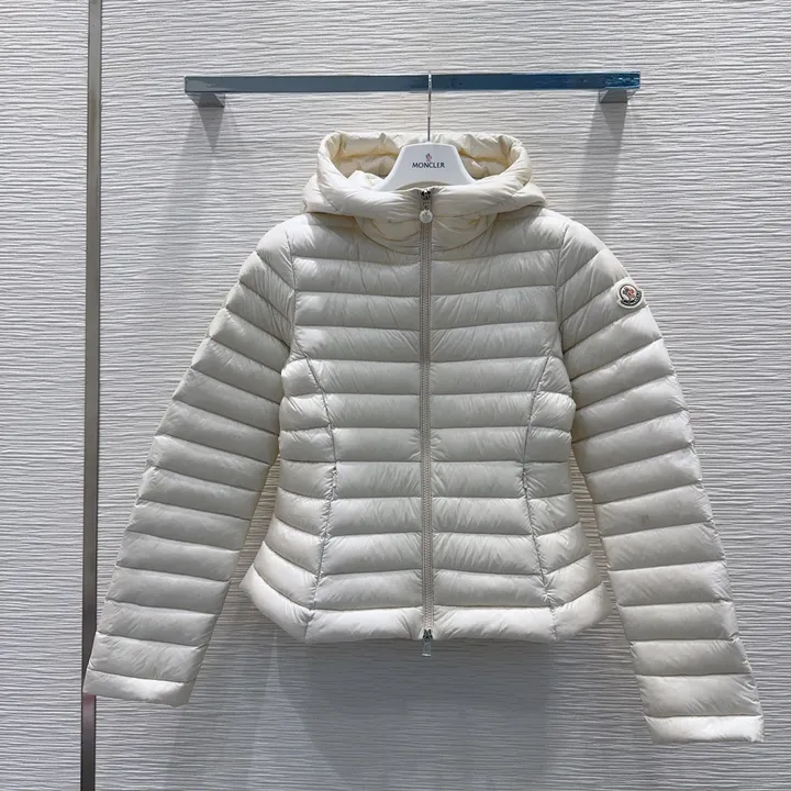 モンクレール ダウン 秋冬 新品