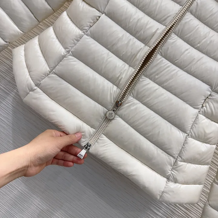 モンクレール Badyfダウンジャケット