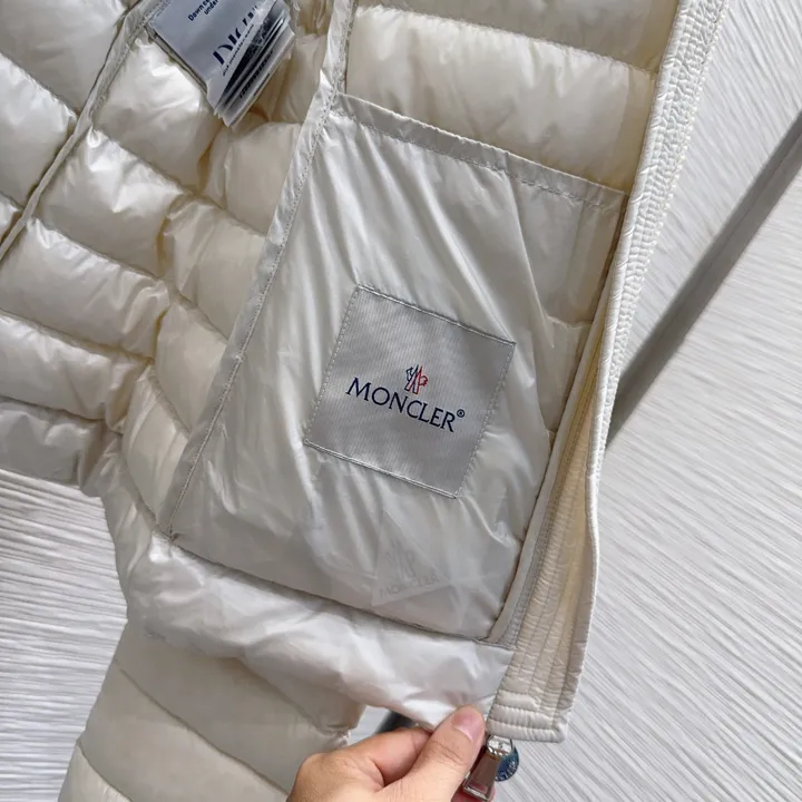 MONCLER フード付きブルゾン