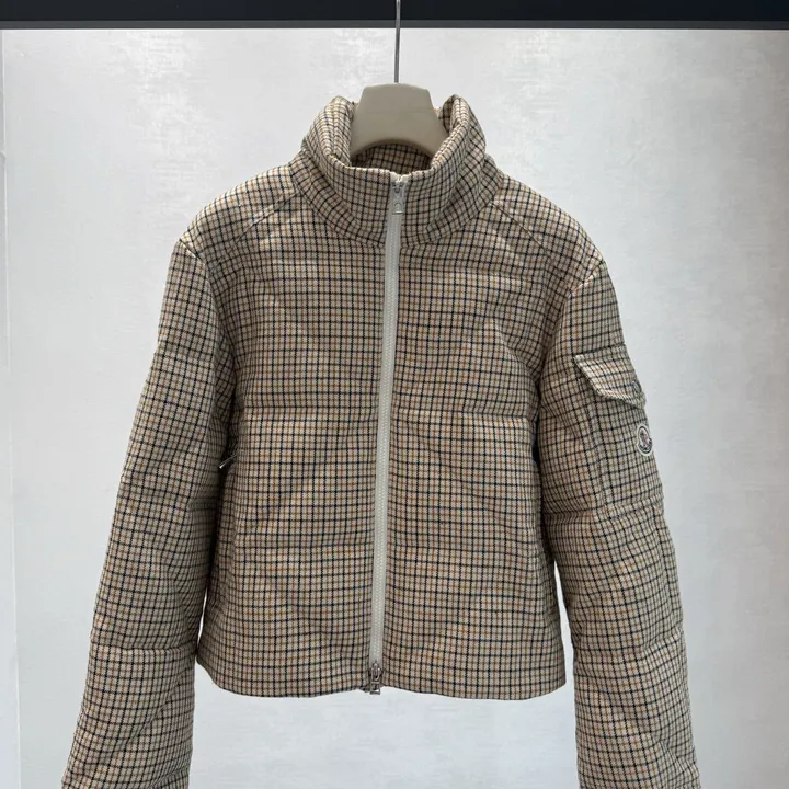 モンクレール コートベージュ