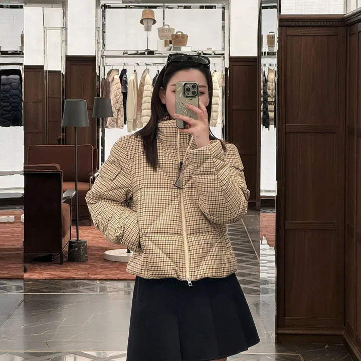 モンクレール ダウンジャケット レディース