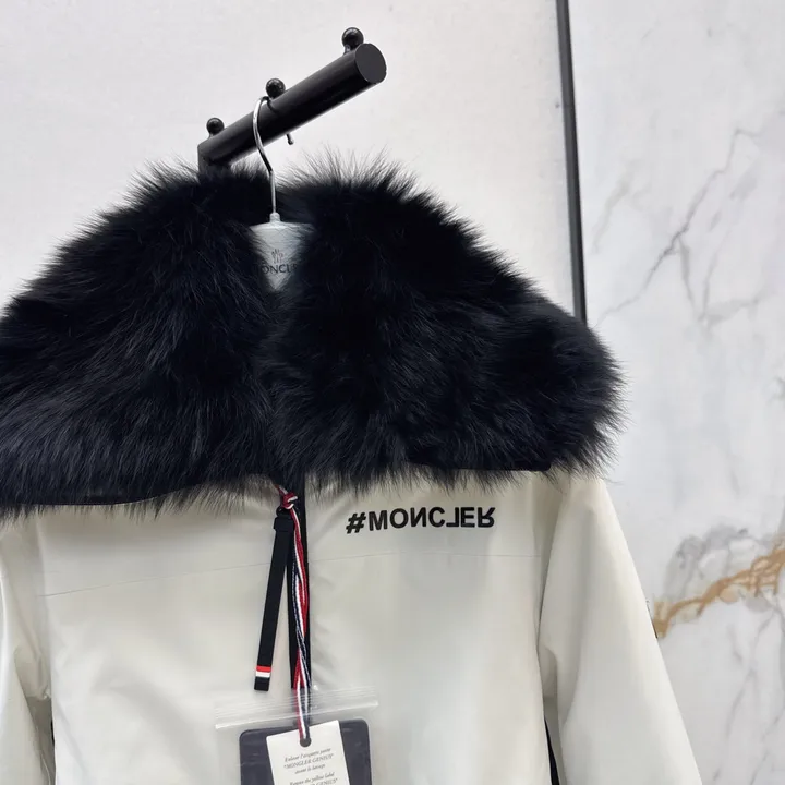 モンクレール グルノーブルダウンアウター