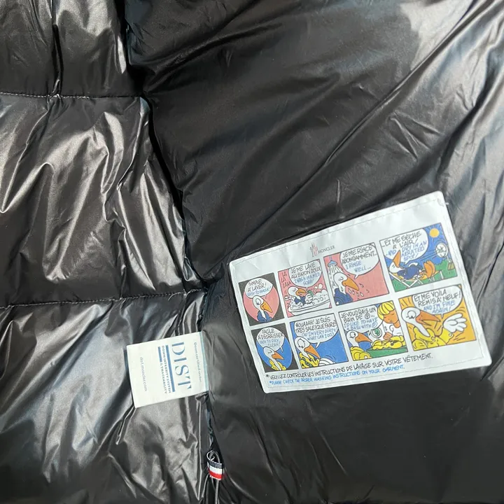 MONCLER MONTBELIARD JACKET BLACK