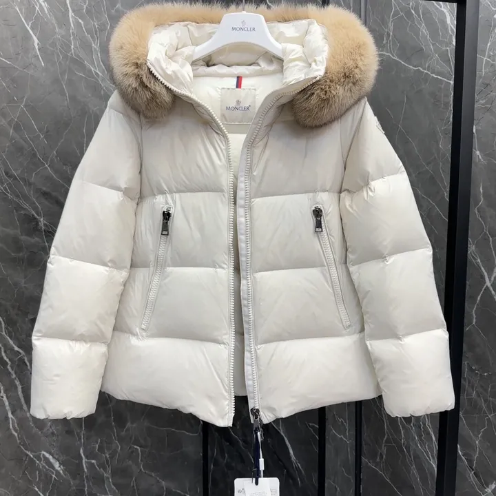 モンクレール LAICHEFUR ダウン