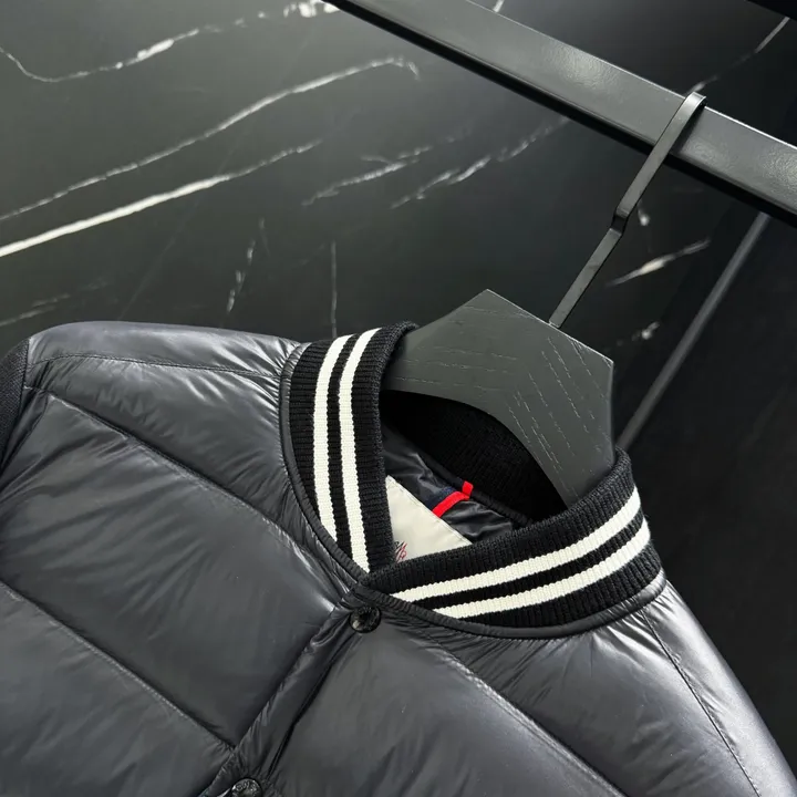 モンクレール ボンバー ジャケットメンズ