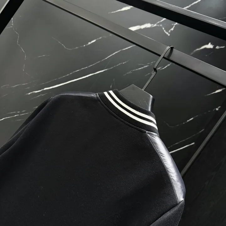 モンクレール ジャケットおしゃれ