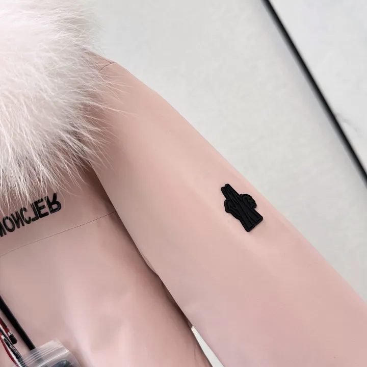 Moncler ダウンスキー ジャケット 2025