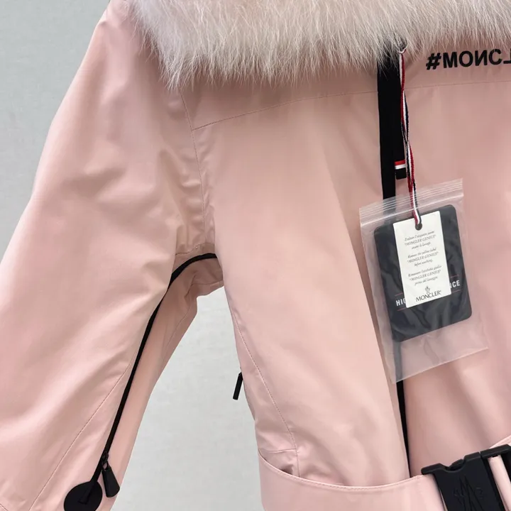 Moncler レディース ジャケット フードファー付き