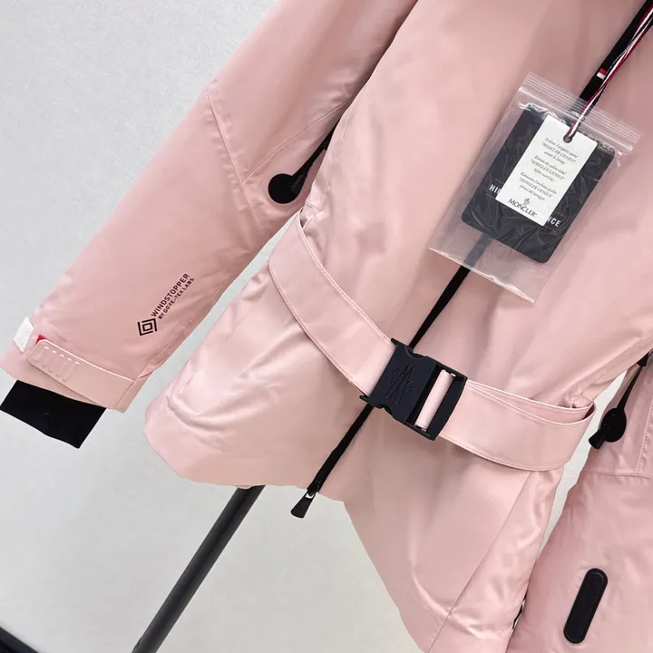 Moncler レディース ジャケット フードファー付き