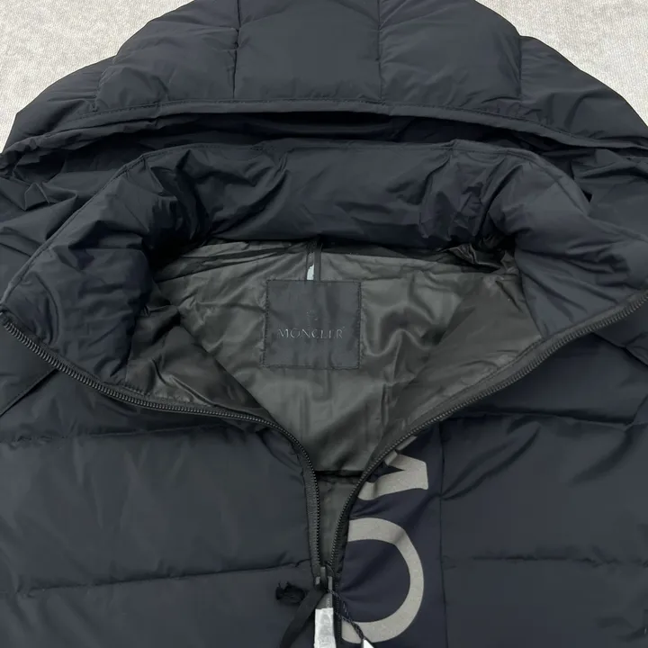 モンクレール ロゴパッチ ショートダウン