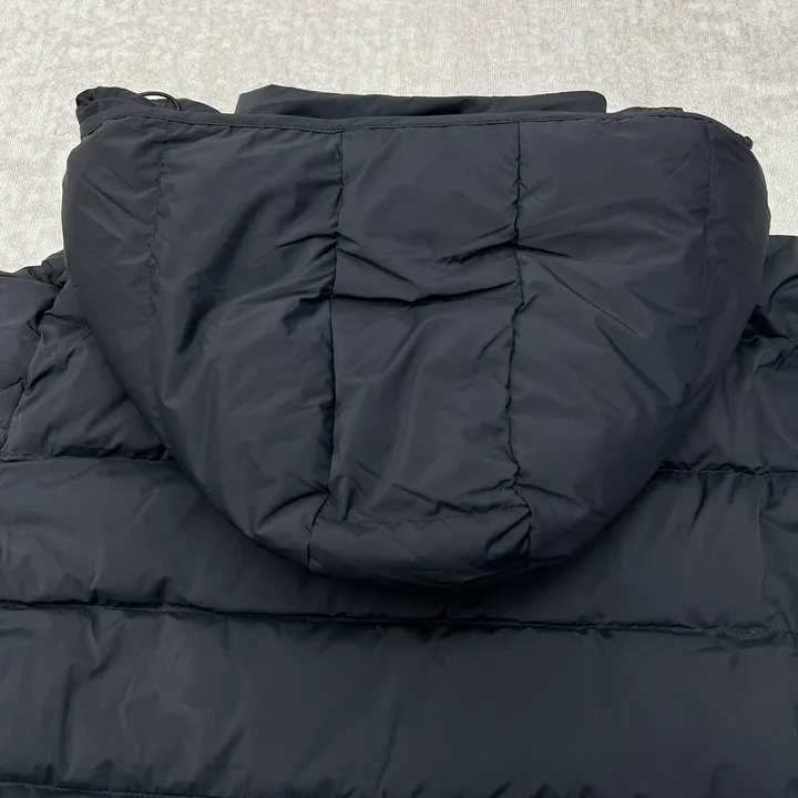 モンクレール フード付きダウン