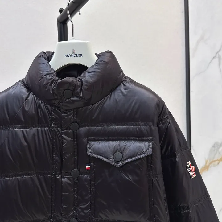 モンクレール VEZERE ダウンジャケット