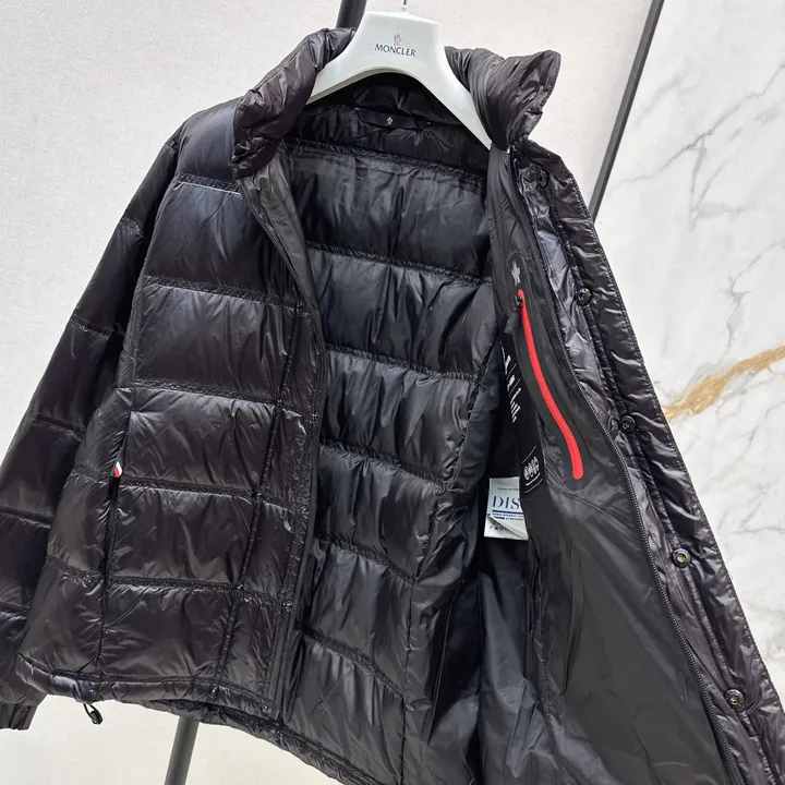 MONCLER 偽物