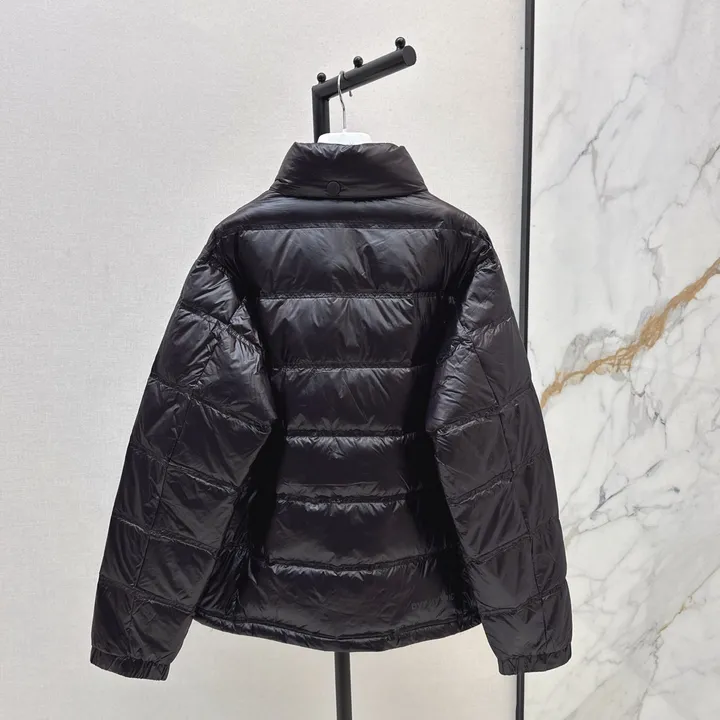 モンクレール ダウンジャケット フード付き