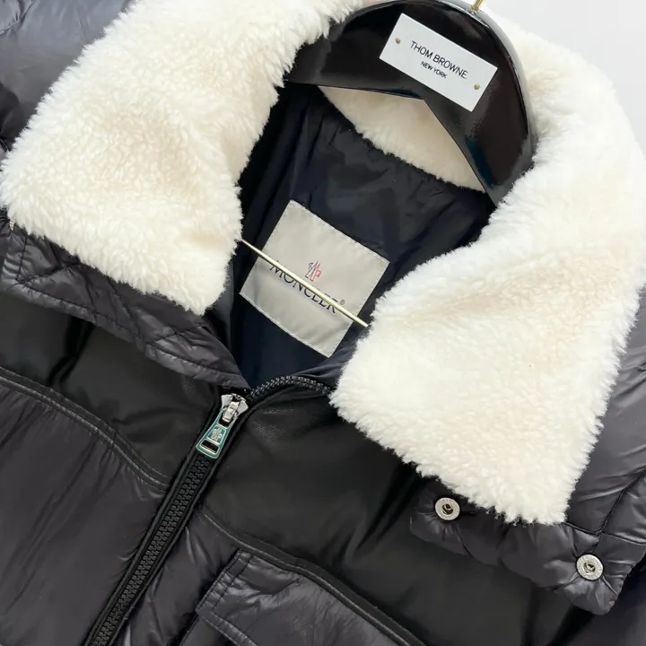 モンクレール 1A00099 68352 コピー