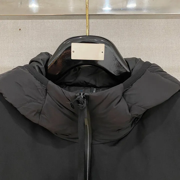 モンクレール ダウンジャケット 男性